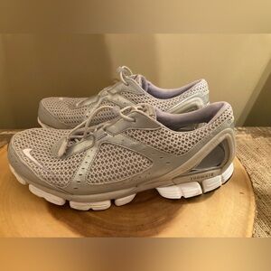 Nike‎ ZoomAir Dynamic Heel Fit Grey & Purple toggle laces, Open Air!! Size 8